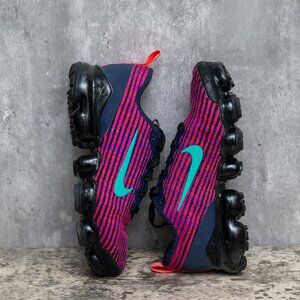 Nike Air VaporMax Flyknit 3 in Blackened Blue/Kinetic Green/Hyper Crimson